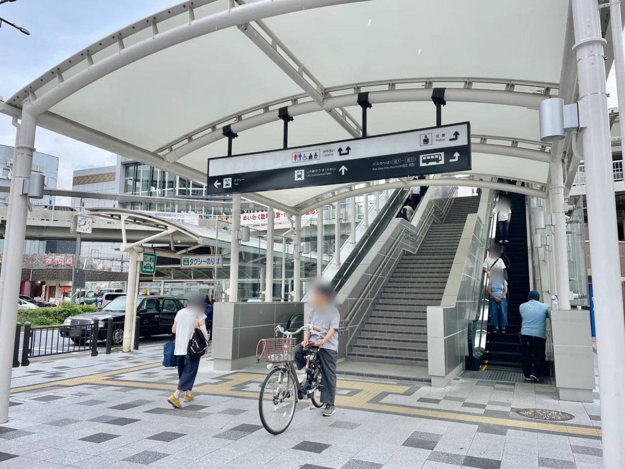 JR高槻駅前広場エスカレーター