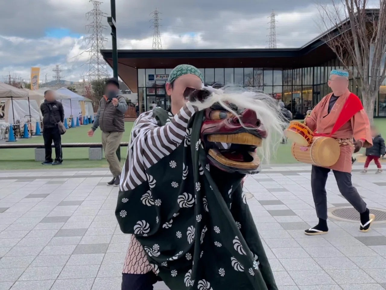 獅子舞演舞・練り歩き